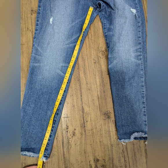 Flying Monkey Mid-Rise Distressed Jeans, Size 31 - Picture 13 of 13